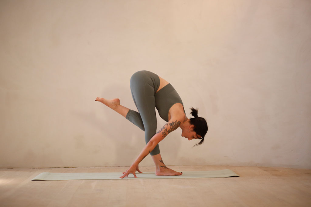 Clase Yoga core flow vinyasa